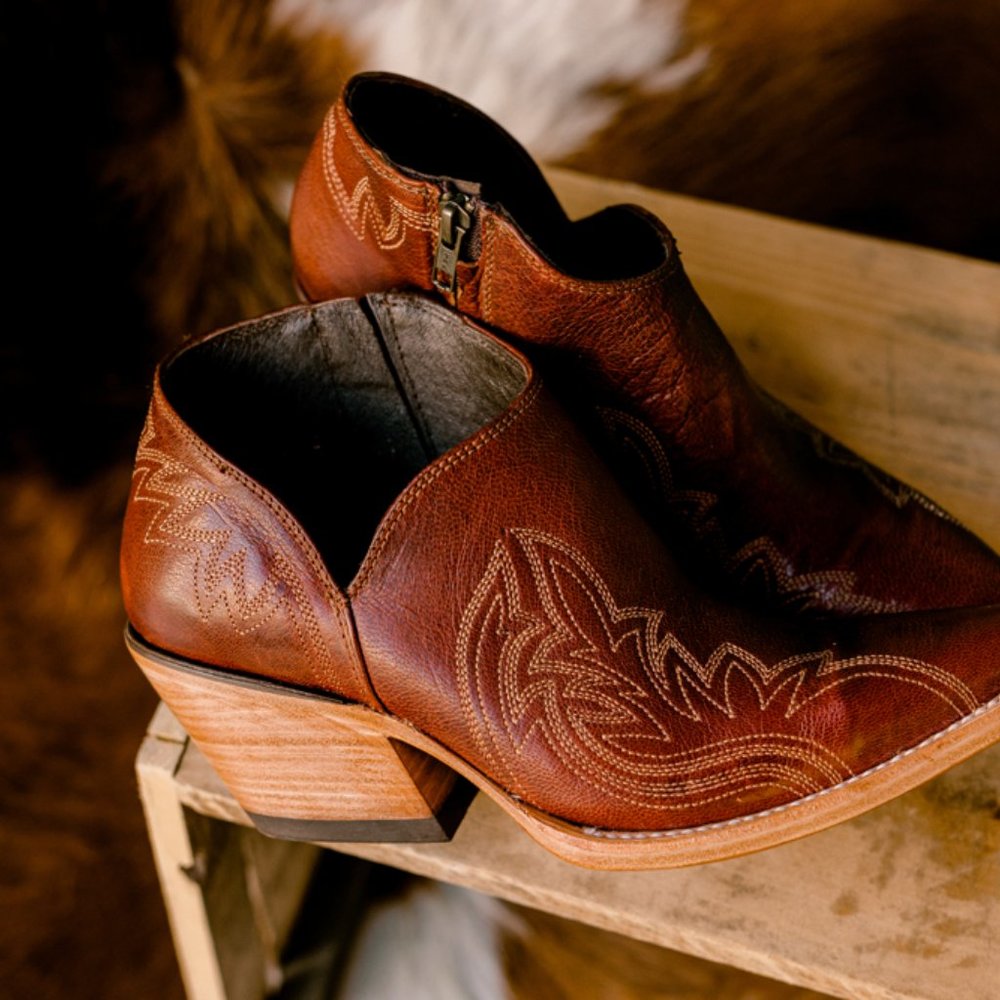 Brand New w/ Tags Ariat Jolene Snip-Toe Ankle Boot [Sedona] - Picture 8 of 11